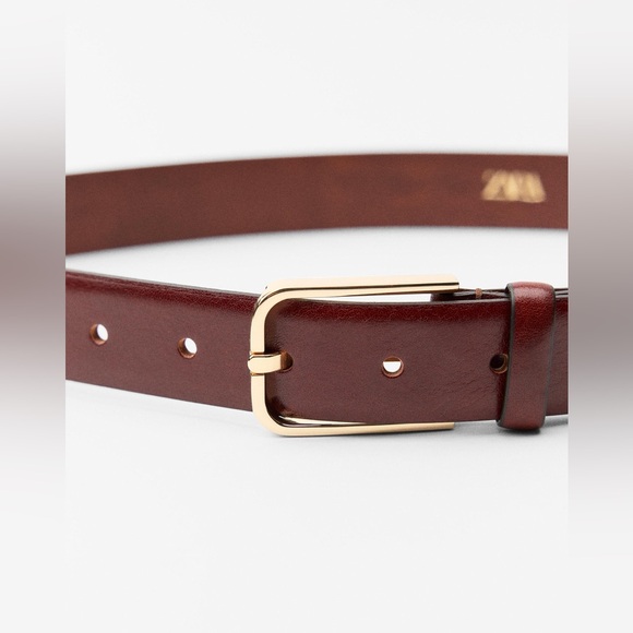 ✨SALE✨ ZARA LEATHER BELT WITH SQUARE BUCKLE
✨SALE✨